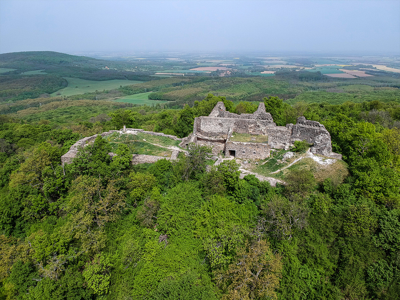 tátikavarzalaszanto